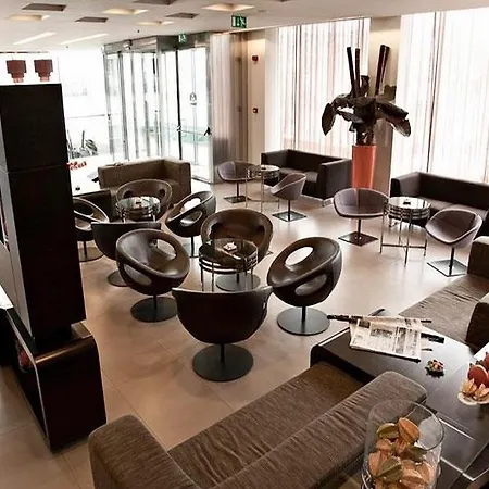 Western Goldenmile Milan Отель